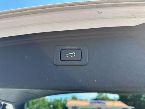 Used 2017 Subaru Outback 2.5i Premium AWD/4WD image 8
