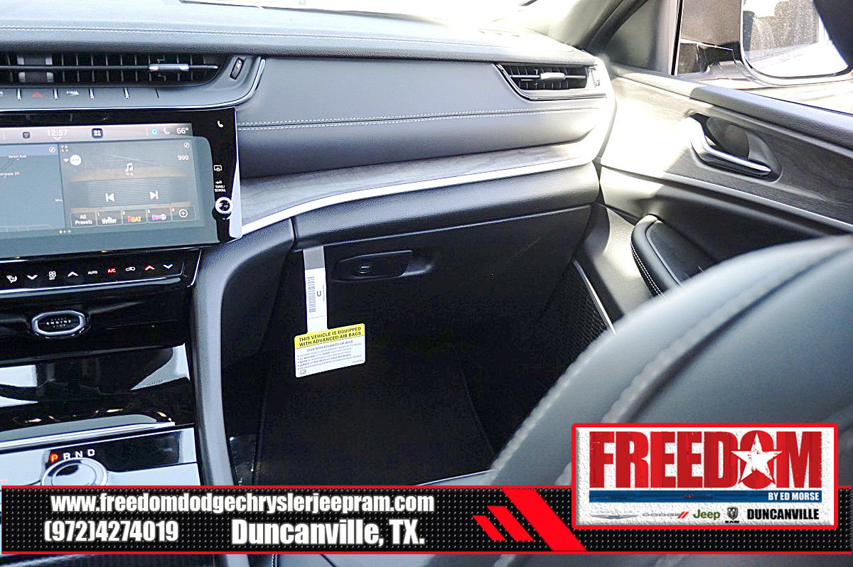 New 2026 Jeep Grand Cherokee Limited w/ Limited Altitude Package AWD/4WD image 38