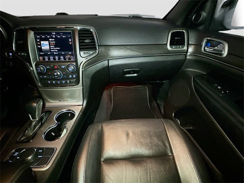 Used 2018 Jeep Grand Cherokee Limited image 32