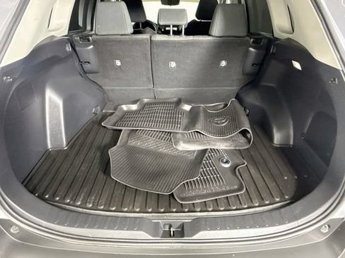 Used 2022 Toyota RAV4 LE FWD image 24