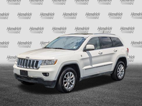Used 2011 Jeep Grand Cherokee Laredo AWD/4WD image 5