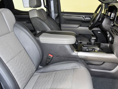 Used 2024 Chevrolet Silverado 1500 ZR2 w/ Technology Package AWD/4WD image 45