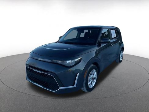 Used 2025 Kia Soul LX w/ LX Technology Package image 4