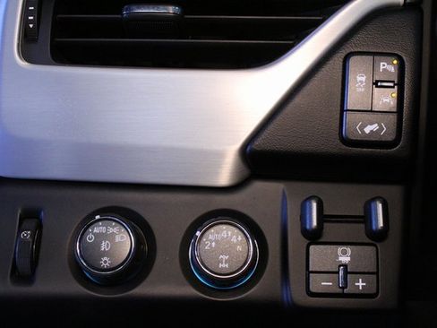 Used 2017 GMC Yukon XL SLT image 22