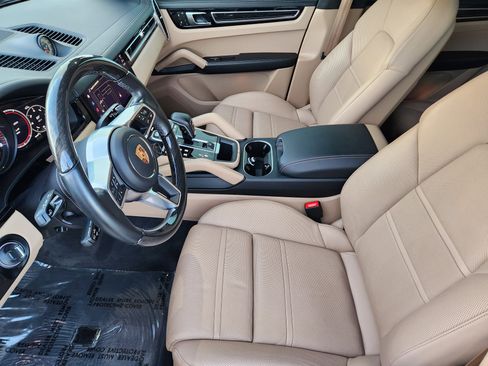 Used 2023 Porsche Cayenne GTS image 12