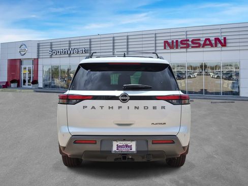 New 2026 Nissan Pathfinder Platinum FWD image 6
