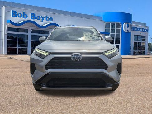 Used 2024 Toyota RAV4 SE AWD/4WD image 2