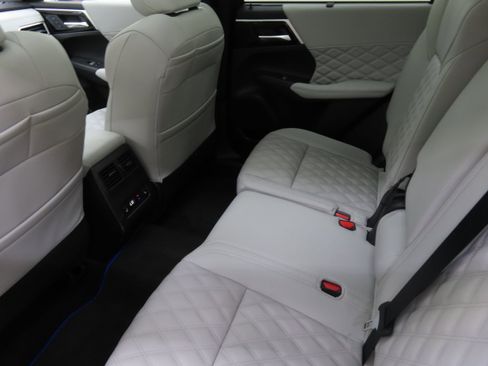 New 2025 Mitsubishi Outlander SEL image 21