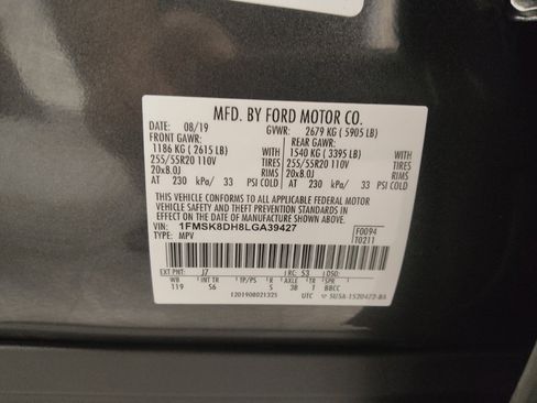Used 2020 Ford Explorer XLT w/ Equipment Group 202A AWD/4WD image 33