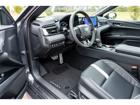 Used 2026 Toyota Camry SE image 10