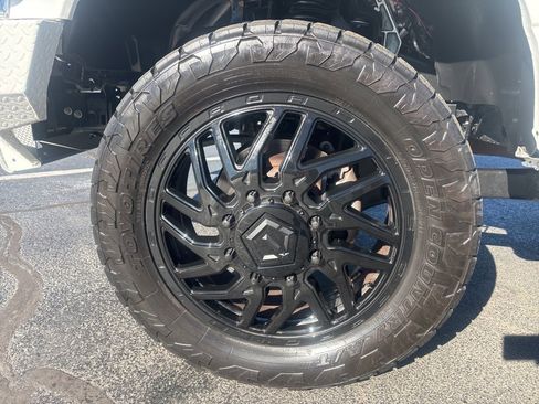 Used 2024 Ford F350 Limited image 9