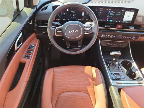 Used 2025 Kia Carnival SX Prestige image 15