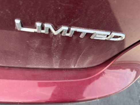 Used 2017 Chrysler Pacifica Limited w/ Advanced Safetytec Group FWD image 5