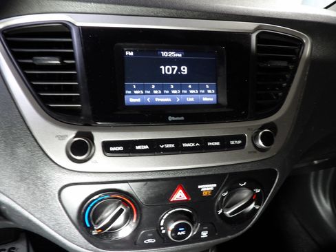 Used 2021 Hyundai Accent SE FWD image 14