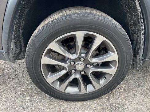 Used 2018 Jeep Grand Cherokee Limited image 35