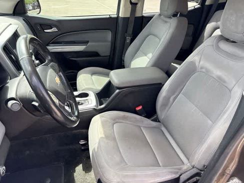 Used 2016 Chevrolet Colorado LT w/ LT Convenience Package RWD image 11