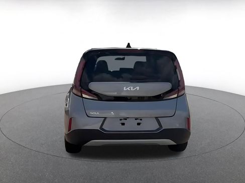 Used 2025 Kia Soul LX w/ LX Technology Package FWD image 12
