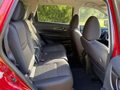 Used 2019 Nissan Rogue SV image 33