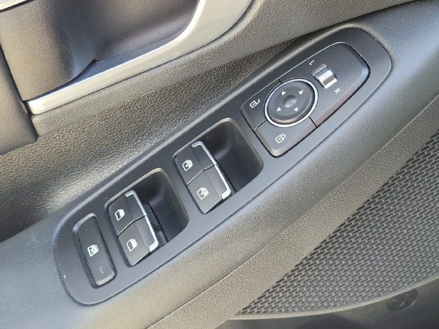 Used 2020 Hyundai Sonata SEL w/ Convenience Package FWD image 18