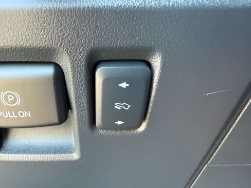 Used 2023 Ford F150 Lariat w/ Equipment Group 502A High AWD/4WD image 28