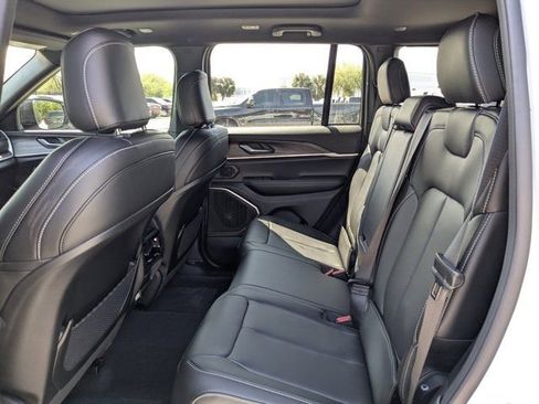 New 2026 Jeep Grand Cherokee Limited RWD image 14