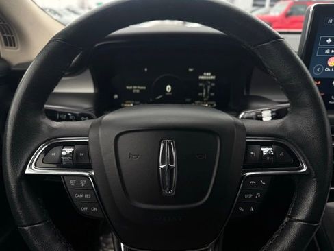 Certified 2022 Lincoln Nautilus AWD w/ Premium Package image 24