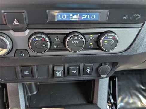 Used 2023 Toyota Tacoma TRD Off-Road AWD/4WD image 23