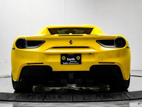 Used 2017 Ferrari 488 Spider image 18