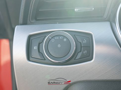 Used 2020 Ford Mustang Premium image 31