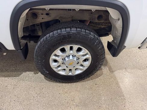 Used 2023 Chevrolet Silverado 2500 LT AWD/4WD image 31