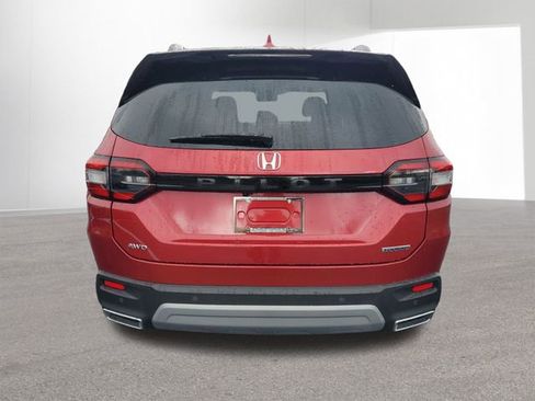 Used 2025 Honda Pilot Touring image 15