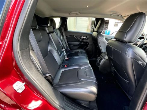 Used 2021 Jeep Cherokee Latitude Plus image 17