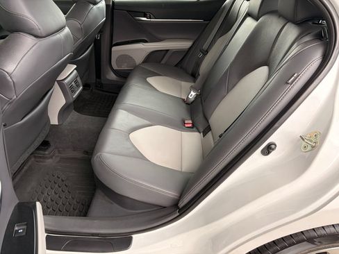 Used 2020 Toyota Camry XLE w/ Driver Assist Package FWD image 11