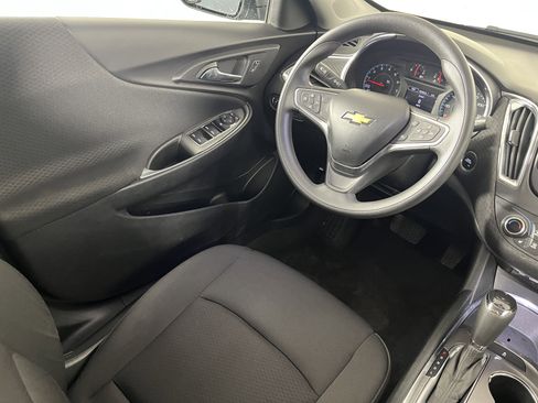 Used 2020 Chevrolet Malibu LT image 9