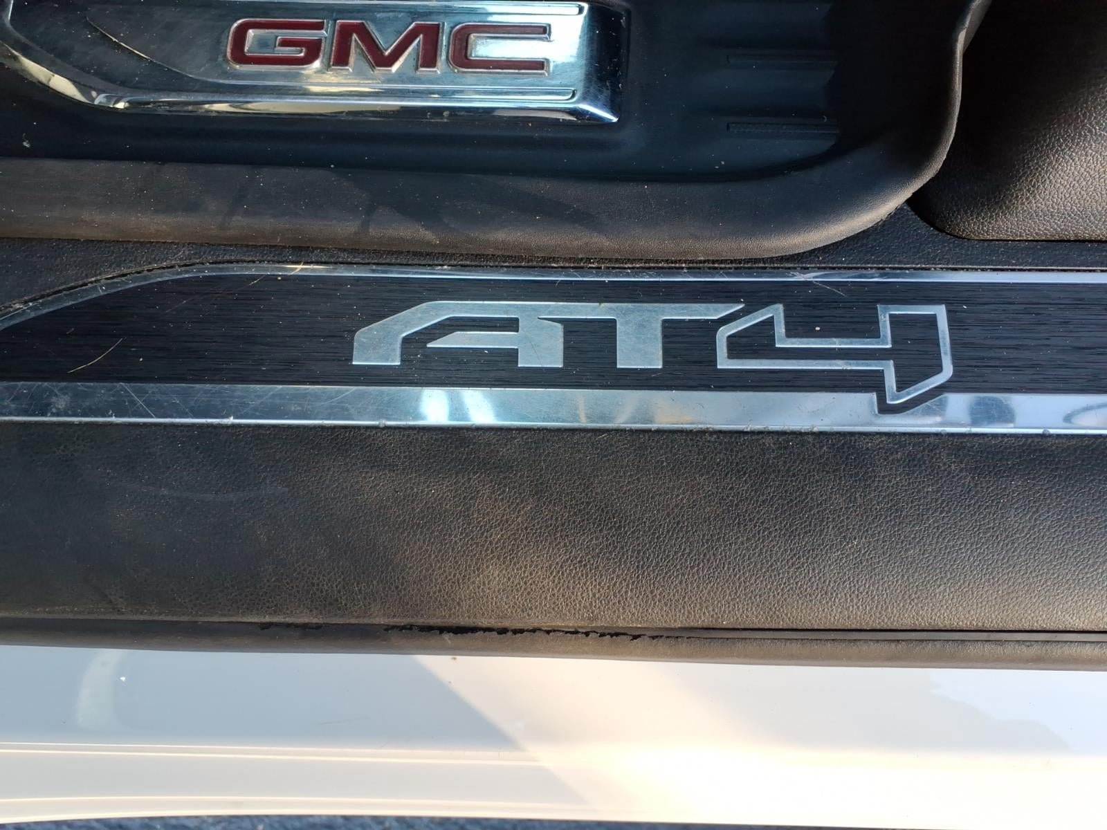 Used 2023 GMC Sierra 1500 AT4 w/ Technology Package AWD/4WD image 20