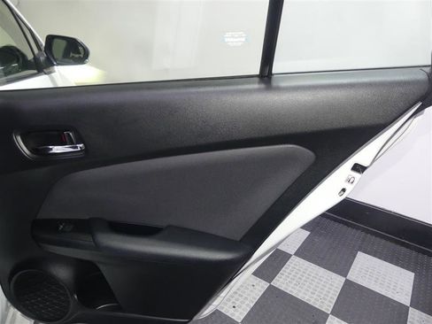 Used 2022 Toyota Prius AWD image 26