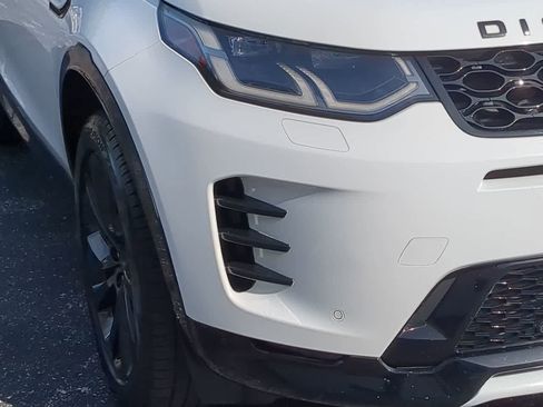 Certified 2025 Land Rover Discovery Sport Dynamic SE image 11