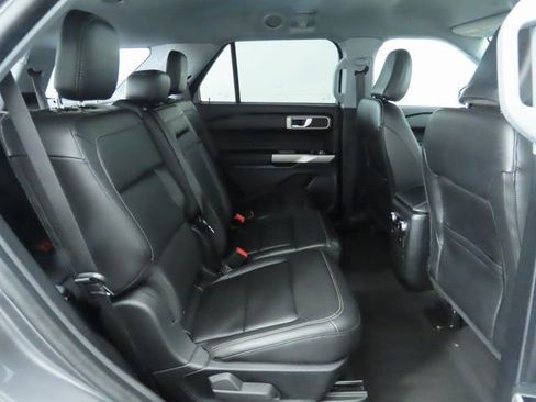 Used 2022 Ford Explorer XLT w/ Equipment Group 202A image 22