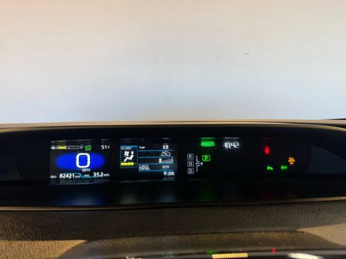Used 2022 Toyota Prius AWD image 12
