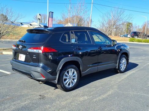 Certified 2022 Toyota Corolla Cross LE image 26