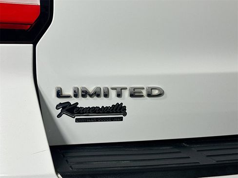 Used 2022 Ford Expedition Max Limited image 28