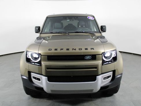 Used 2025 Land Rover Defender 110 S AWD/4WD image 12