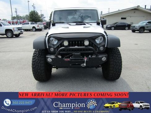 Used 2018 Jeep Wrangler Unlimited Sport S AWD/4WD image 2