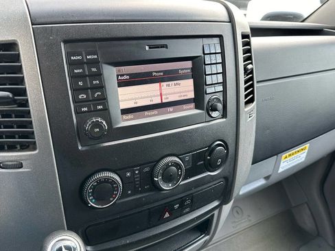 Used 2014 Mercedes-Benz Sprinter 2500 image 11