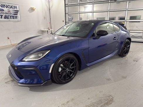 Used 2024 Toyota GR86 Premium image 3