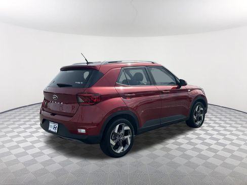 Used 2025 Hyundai Venue SEL FWD image 5