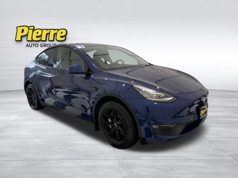 Used 2021 Tesla Model Y Standard Range image 7