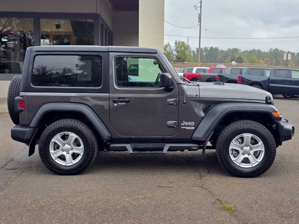 Used 2019 Jeep Wrangler Sport AWD/4WD image 9