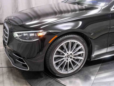 Certified 2022 Mercedes-Benz S 580 4MATIC Sedan w/ AMG Line Package image 11