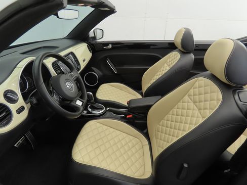 Used 2019 Volkswagen Beetle 2.0T Final Edition SEL image 24